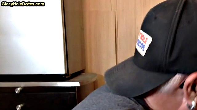 Gloryhole DILF blows dick in homemade closeup