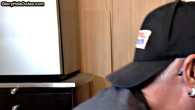 Gloryhole DILF blows dick in homemade closeup