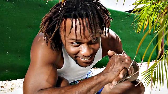 Black nympho babe banged by huge dick outdoors