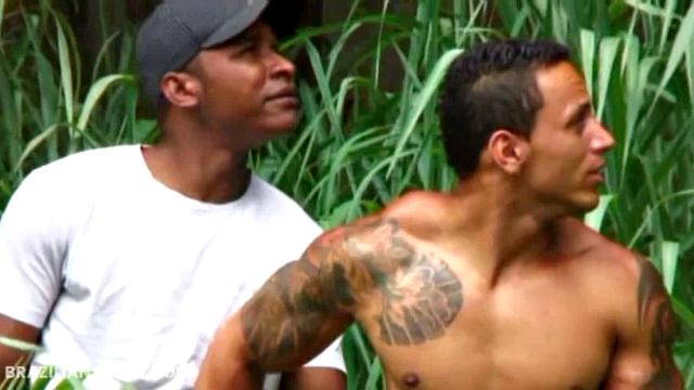 Another hunter and his prey have found each other in the grass. Oswaldo Mello sees that Adrian Corres has a couple of tanks full of cum.