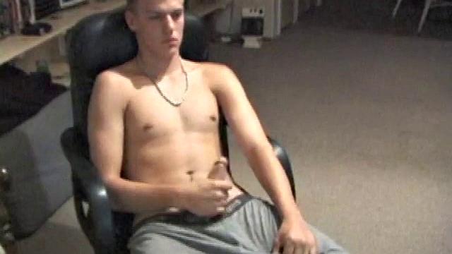 Amateur Jerking Off