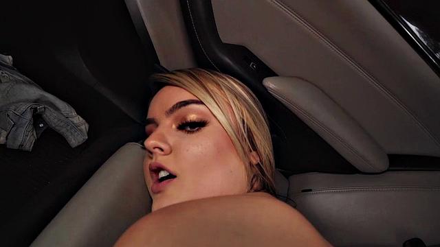 Блондинка Лекси Фукс ждет автобус, а получает Тони и огромный член