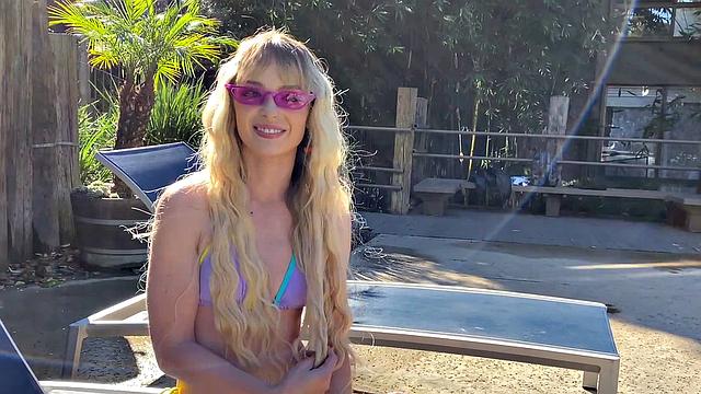 Lilly Likes Her Eyes Shut