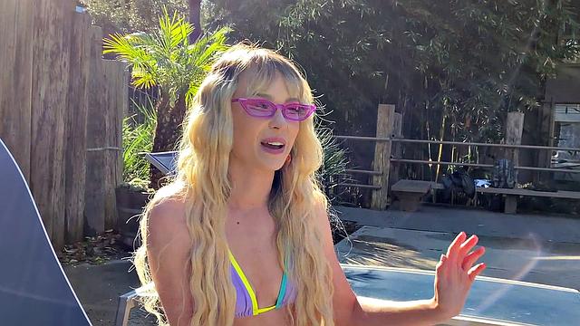 Lilly Likes Her Eyes Shut