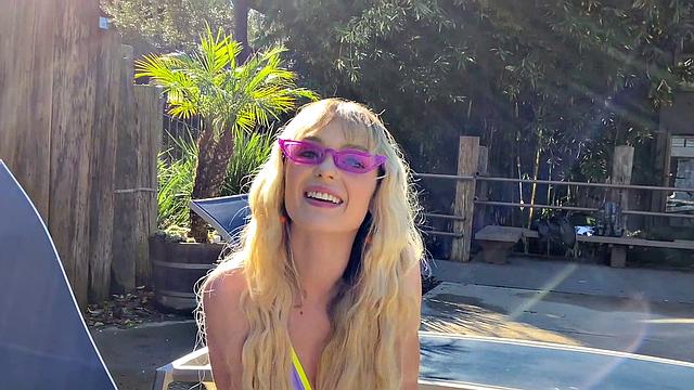 Lilly Likes Her Eyes Shut