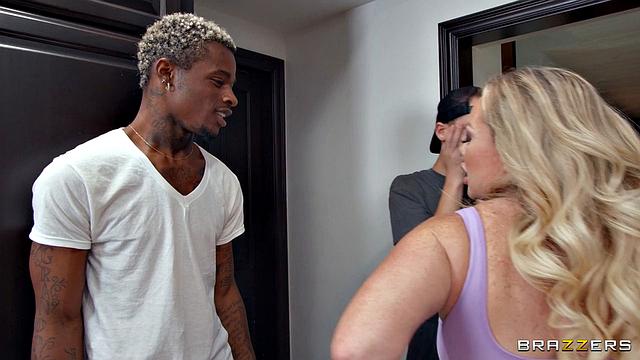 Bathtub Anal With MILF