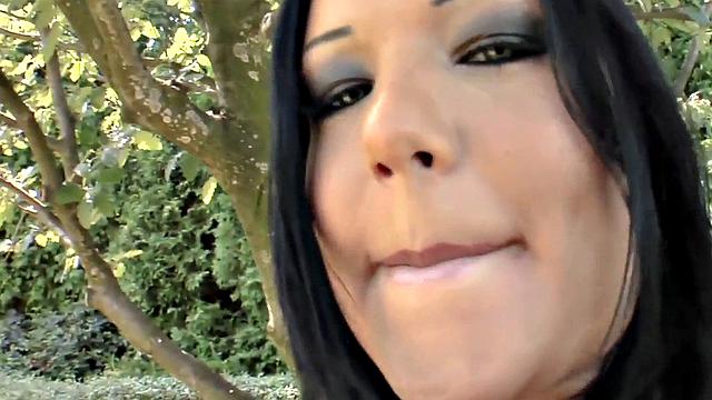 Amateur babe 3some in closeup after cocksucking