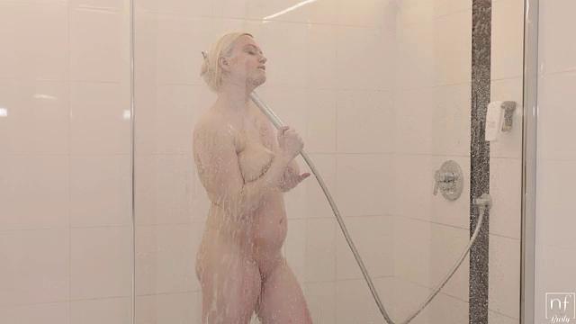 Squeaky Clean - S16:E7