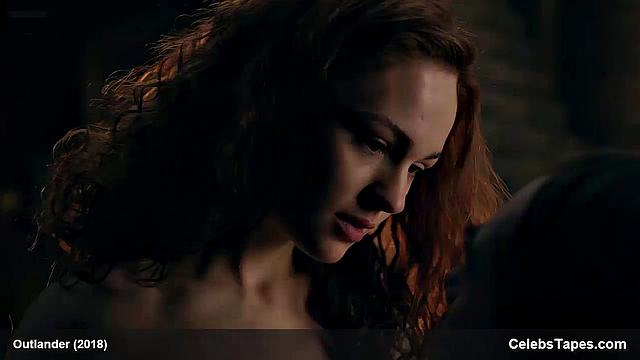 Софи Скелтон медленно раздевается и гипнотизирует взглядом