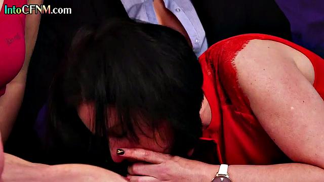 Cockhungry babes deepthroating guy