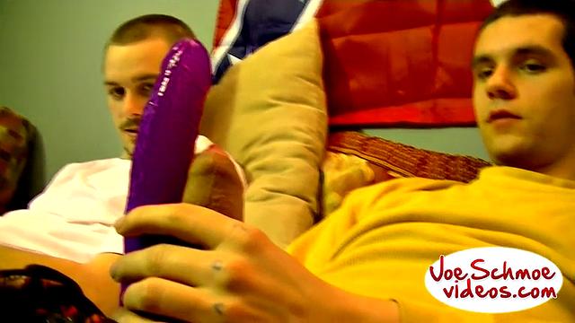 Игривые парни дрочат - Брайан и Блейз