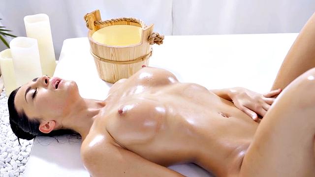 Dyke seduces perverted beauty after massaging