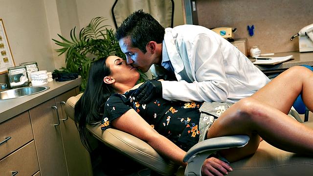 The Dentist Vol 1 E3