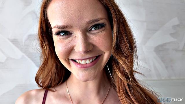 Хлоя Фокс берет в себя член Мика Блю и жёстко на нём скачет