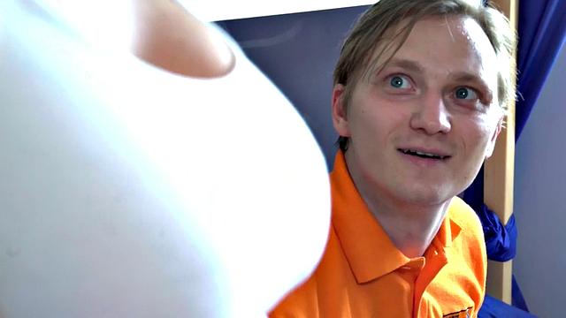 Teen GF pussyfucked in hostel room after cocksucking