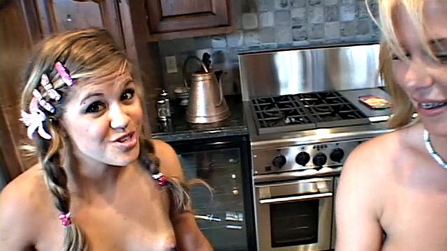 Topanga and Summer Lesbian Lick and Finger Pussy