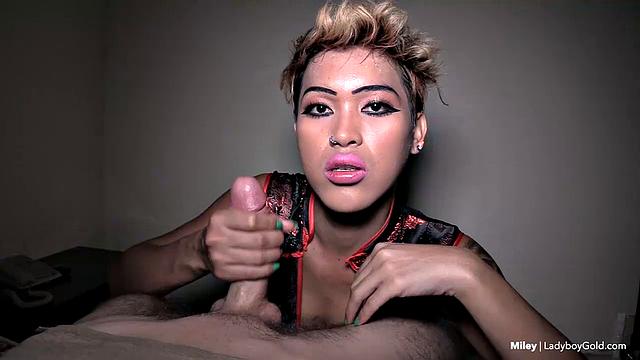 Miley: Handjob Finisher