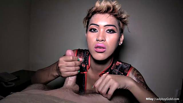 Miley: Handjob Finisher