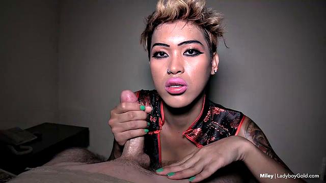 Miley: Handjob Finisher