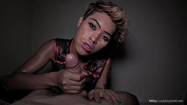 Miley: Handjob Finisher