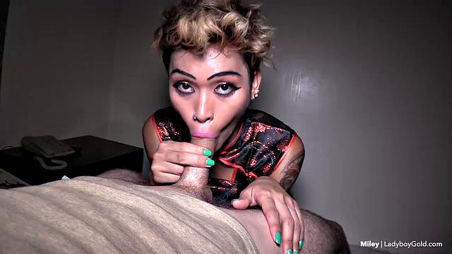 Miley: Handjob Finisher