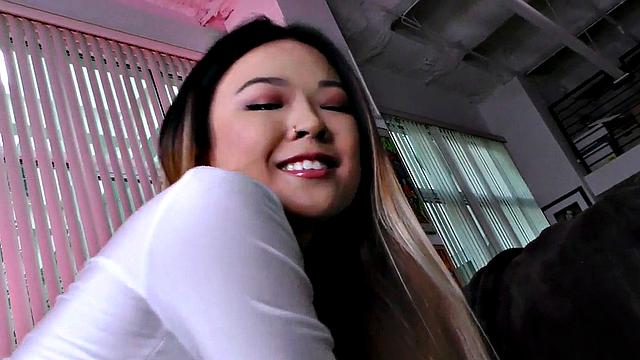 Deepthroat Asian petite GF sucks cock in amateur POV