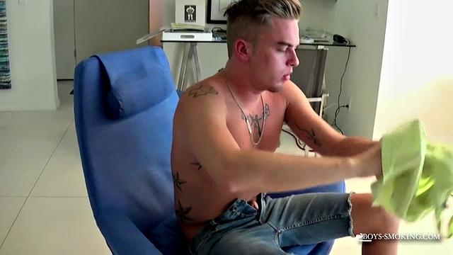 Felix Warner Smokes & Strokes