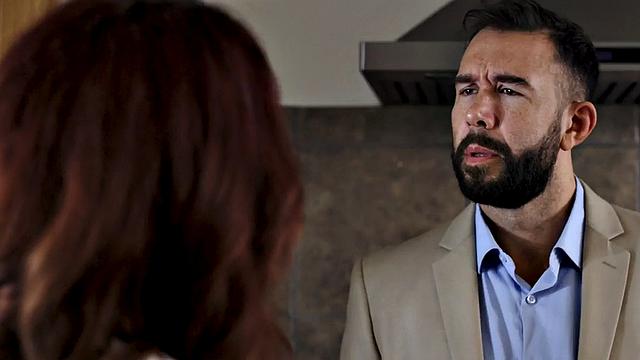 Cheating MILF gets pussy rammed by lover in affair