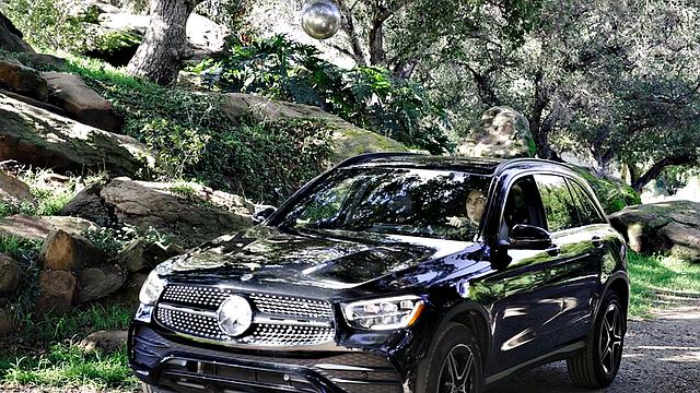 Cheating MILF gets pussy rammed by lover in affair