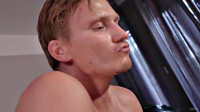 A mesmerizing Colombianiren beauty