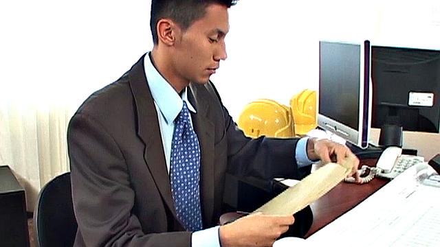 Эдуардо и Альфредо спорят, кому сегодня быть снизу