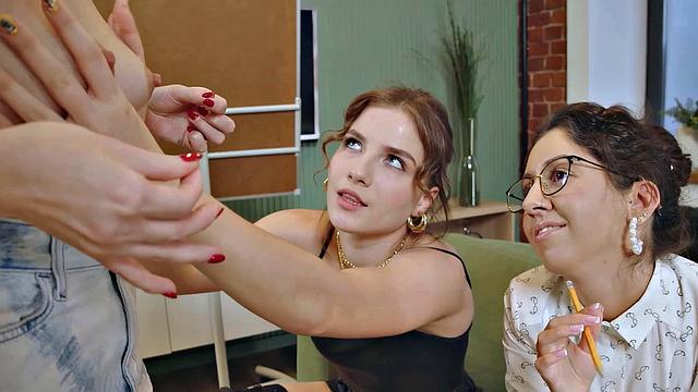 VIP4K. Sexy boss knows how to satisfy her assistant and office worker