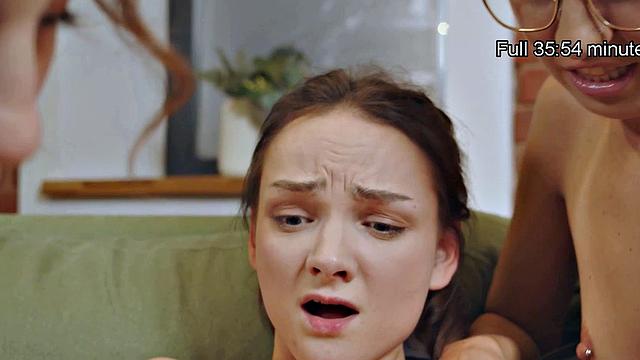 VIP4K. Sexy boss knows how to satisfy her assistant and office worker