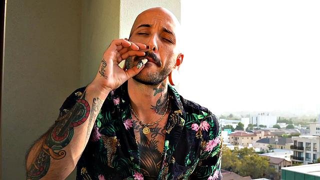 Tattooed man with pussy gets licked by cocksucked Tranny