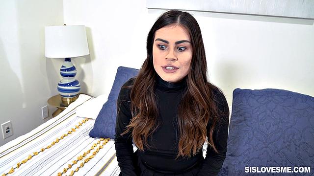 Смотри, как взрослые брат и сестра трахаются без стеснения перед камерой.