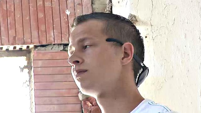 Фабиен Росси ловит мощный член Аттилы Гуры глубоко в себе