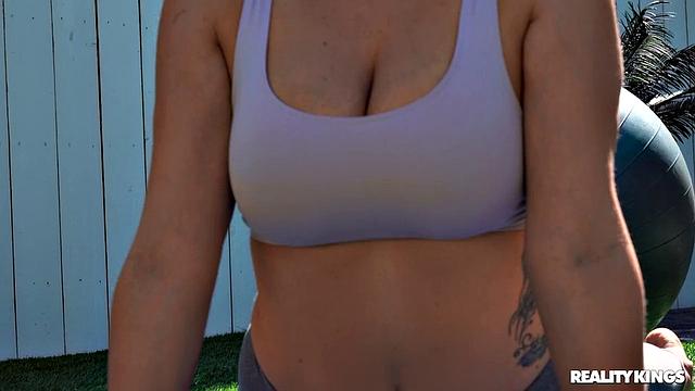 Marica's Bouncy Booty Gets Pounded