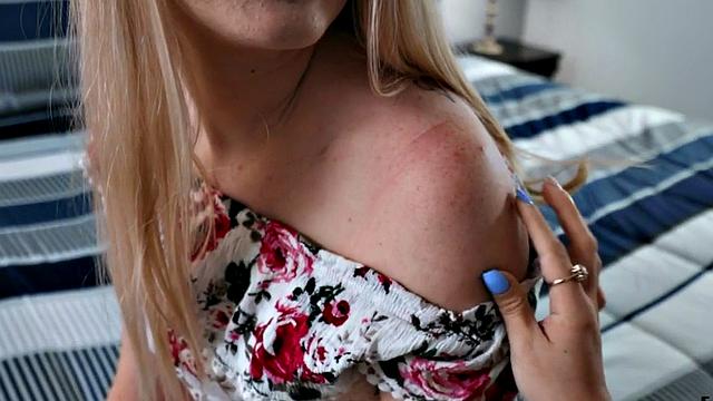 Kinky threesome with busty blonde and tattooed babe in living room