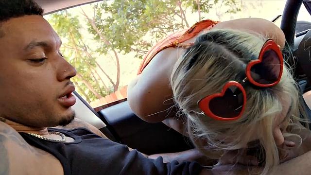 Bigbooty bitch drilled in missionary by nice white dick