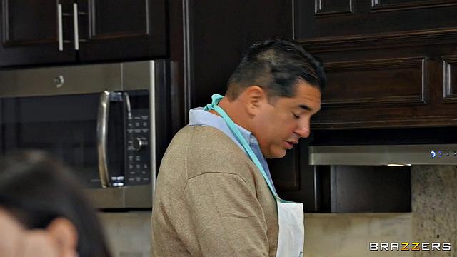 Meeting & Dating My Dad's New Gielfriend