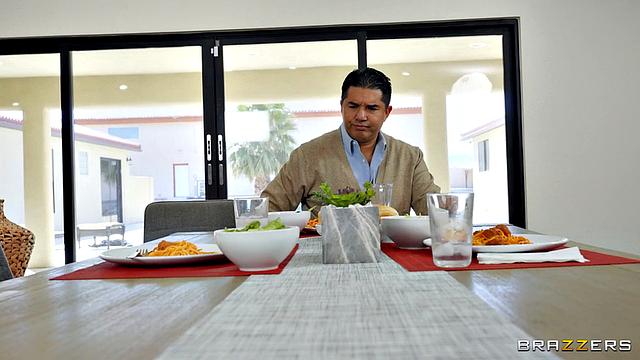 Meeting & Dating My Dad's New Gielfriend