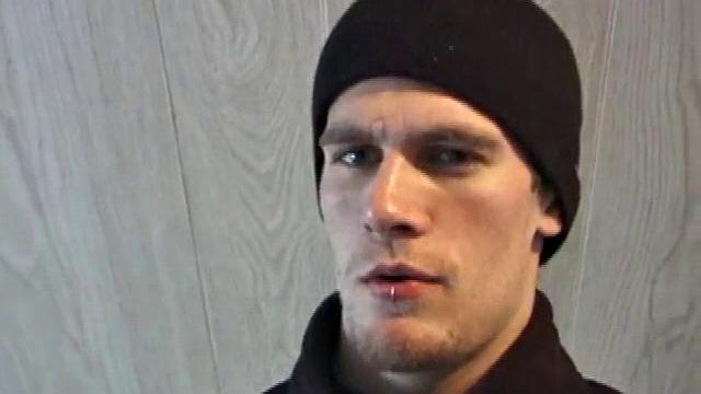 Стрейт-бой Джонатан дрочит