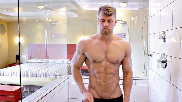 Beefy Stud Shower Solo Jerk - Brad - Maskurbate