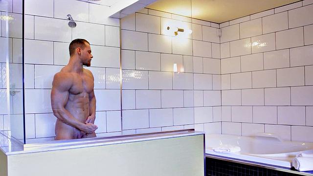Beefy Stud Shower Solo Jerk - Brad - Maskurbate