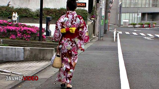 Kinky JAV Star Nozomi Hazuki Gives Blow Jobs Gets Hotly Creamed