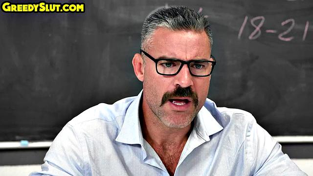 Cockhungry babe loves giving head