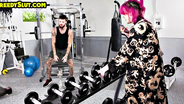 Greedy babe sucks cock and gets anal pounded in gym