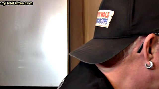 Gloryhole DILF sucks cock in homemade closeup BJ