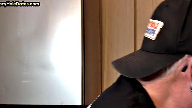 Gloryhole DILF sucks cock in homemade closeup BJ