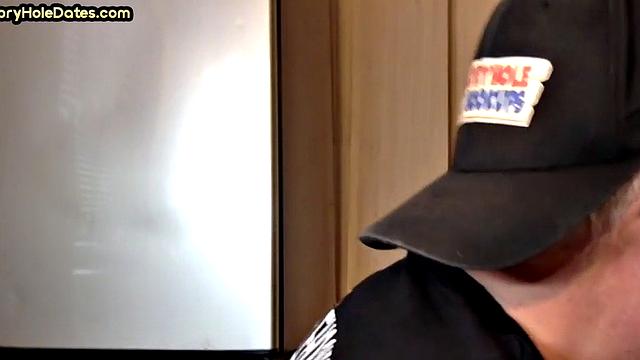 Gloryhole DILF sucks cock in homemade closeup BJ